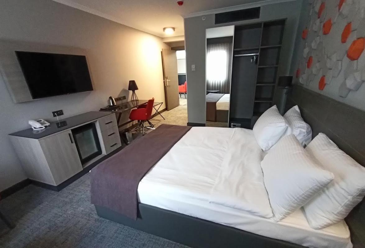 Days Hotel By Wyndham Ankara Cankaya Extérieur photo
